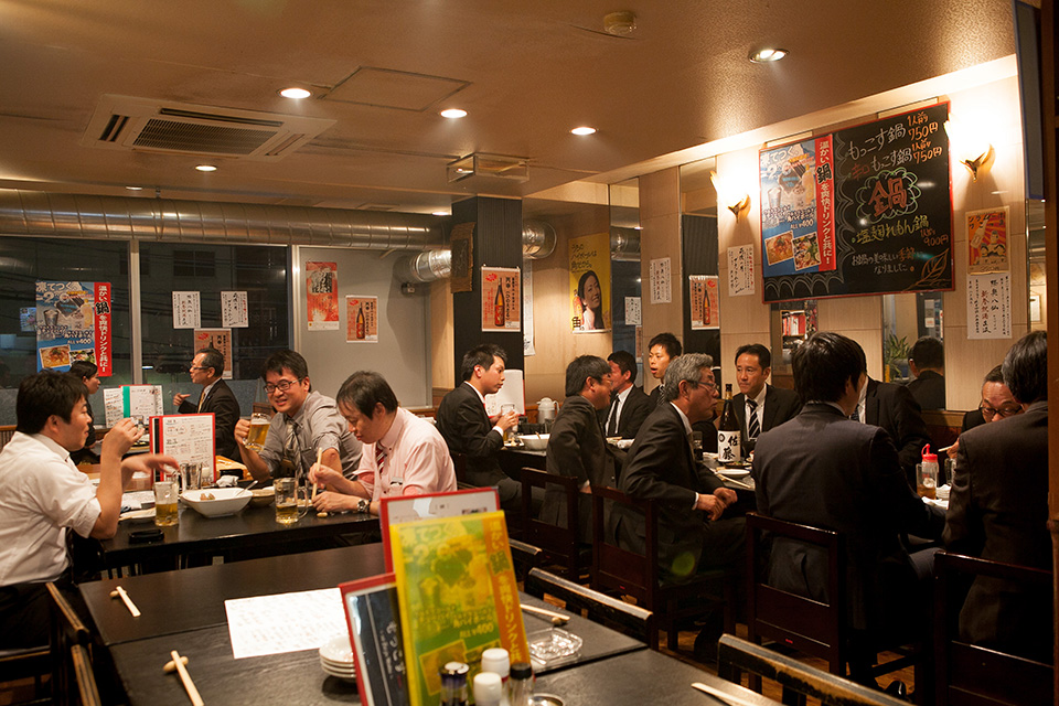 大阪市 北新地で大人数の宴会や貸切に人気 飲み放題付きコースをご用意